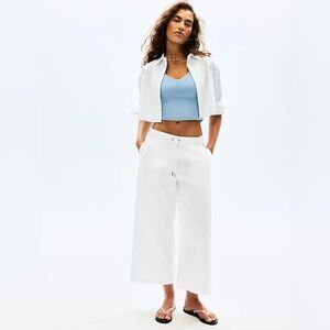 Athleta Midday Mid-Rise Crop Poplin Pant | White | Small
